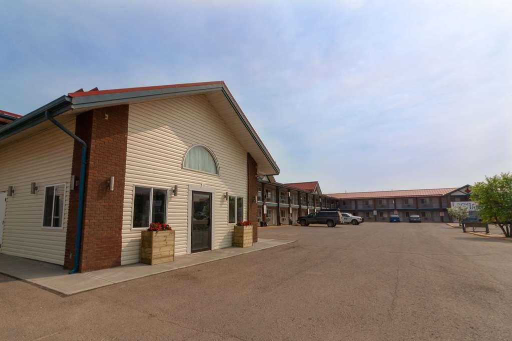 Bcminns - Fort Mcmurray - Rusty'S Exterior photo